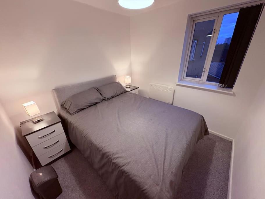 Apartment Two Bed Spacious Apartment, Location, Free Parking And Wifi Birmingham